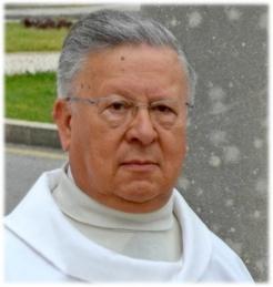 Prior António Cruz do Centro Paroquial de Ílhavo e Património dos Pobres da Freguesia de Ilhavo. Prior António Cruz do Centro Paroquial de Ílhavo e Património dos Pobres da Freguesia de Ilhavo.