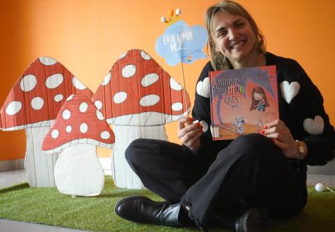 'A menina que tinha medo de cães' na voz de Carina Novo, que se apresenta.