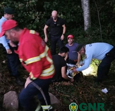 GNR resgata idoso de 93 anos perdido no mato.