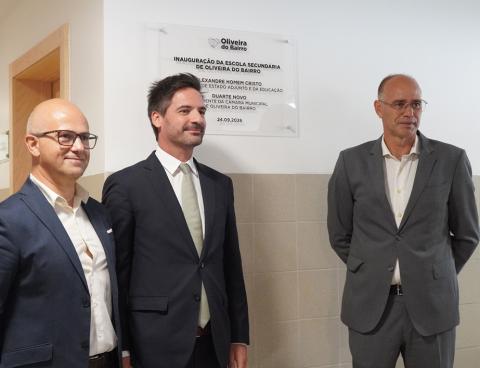 Secretário de Estado Adjunto e da Educação inaugura obra na escola de Oliveira do Bairro