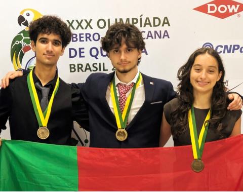 UA preparou estudantes medalhados na Olimpíada Ibero-americana de Química.