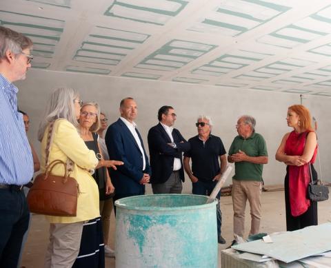 Deputados do PSD visitam Associação Valecambrense de Pais e Amigos do Cidadão Deficiente.