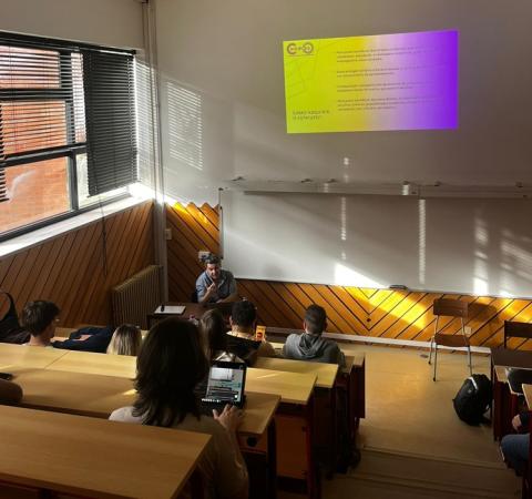 jovens estudantes e trabalhadores socialistas formados para o direito do trabalho