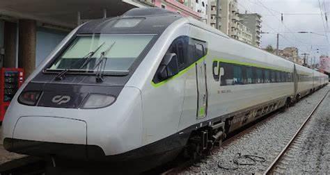 Greve dos trabalhadores da CP causa perturbações na circulação de comboios.