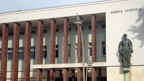 Ílhavo: Tribunal de Aveiro absolve homem julgado por crimes de violência doméstica, violação e injúrias.