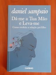 Ror de Livros: livros imperdíveis - T2 - Ep. 27 "Dá-me a tua mão, e leva-me - Como evoluiu a relação pai-filho" Ror de Livros: livros imperdíveis - T2 - Ep. 27 "Dá-me a tua mão, e leva-me - Como evoluiu a relação pai-filho"
