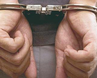 PSP 'apanha' suspeito de assalto em viatura na via pública.