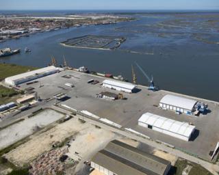 Navio 'pegou fogo' esta tarde no Terminal Sul do Porto de Aveiro