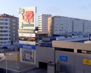 Glicínias Plaza promove campanha 'Stock Off'.