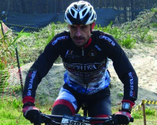 Praticante de BTT morre em maratona com paragem cardio-respiratória.