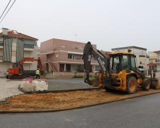 Costa Nova: Começaram as obras de requalificação da Av. N.ª Sra. da Saúde.