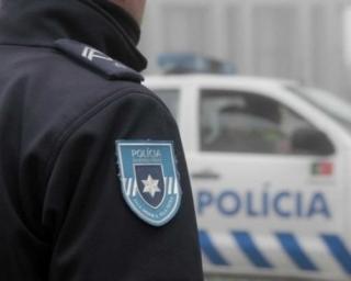 PSP de Ovar: Armado de pistola fez-se passar por polícia para fiscalizar uso de máscara na via pública.