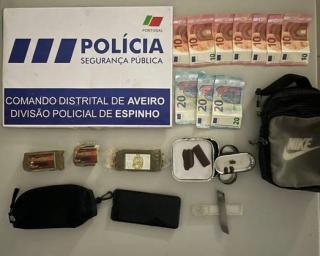 PSP: Detido por suspeita de tráfico de estupefacientes e 'material contrafeito' apreendido em Espinho.