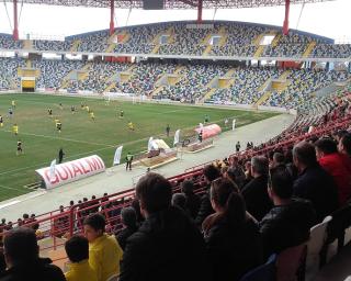 Elite: Beira-Mar puxa dos galões de líder e goleou Bustelo por 5-1.