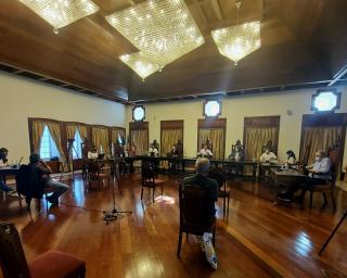 Última reunião do Executivo Municipal de Aveiro foi esta tarde. No 'adeus' despediram-se todos com cordialidade.