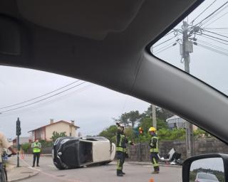 colisao e capotamento provoca um ferido ligeiro