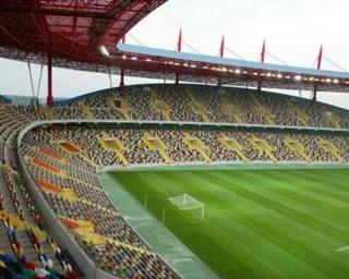 Supertaça: Relvado de Aveiro preocupa. Benfica vai preparar jogo em Ílhavo.