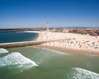 Praias do Centro de Portugal com 89 bandeiras azuis em 2021. Região ganhou mais quatro bandeiras azuis em relação a 2020.