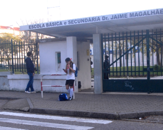 Avança projeto de reabilitação da Escola Aires Barbosa e construção de um novo edifício para o pré-escolar.