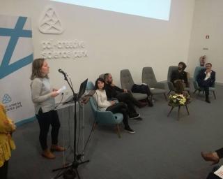 Apresentação de redes locais e plataformas de partilha de recursos em Aveiro.