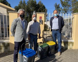 Município de Oliveira do Bairro está a distribuir mini-ecopontos por moradias no Concelho.