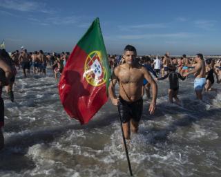 'Banho do Ano' foi cancelado na Praia da Barra.