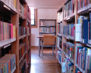 Biblioteca Municipal de Oliveira do Bairro já abriu todos os espaços de leitura.