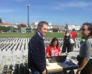 UA: 2000 árvores foram entregues a alunos e professores.