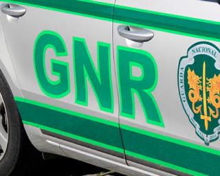 GNR: Assaltantes em fuga após perseguição com tiros em Castelo de Paiva.