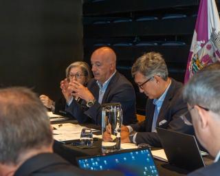 ilhavo e aveiro debatem reforço dos transportes