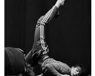 mundo das selfies inspira peca no teatro aveirense