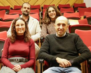 matematica e saude de braco dado na ua