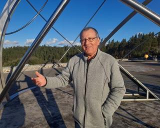 Máximo Ferreira apresenta a obra “O Céu é o Máximo!”
