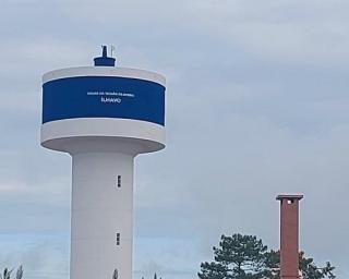 ADRA garante inscrição do nome Gafanha da Nazaré no depósito da água.