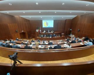 Aveiro: Assembleia Municipal aprova regimento. PCP votou contra e admite guerra jurídica.