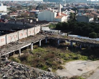 Aradas: Terreno da antiga fábrica de louças da Pinheira destinado a habitação a custos controlados. 