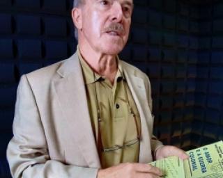 Armando França apresenta o livro O Amor e a Guerra Colonial.