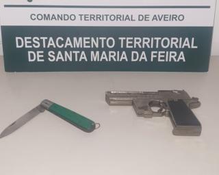 Arrifana: GNR deteve homem por posse de arma proibida.