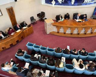 assembleia jovem debate estacionamento nas praias