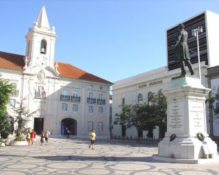 Aveiro: Autarquia prepara reabilitação de esculturas e estátuas.