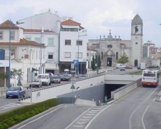 Túnel de Santa Joana condicionado para reposição de suporte de extintores.