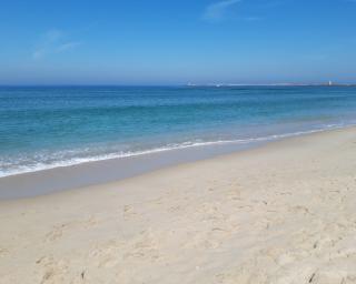 Temperaturas vão subir e a autoridade marítima está preocupada com a presença de banhistas nas praias.