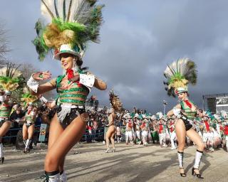 Desfiles de Carnaval cumpriram com programa em Terça de Carnaval chuvosa.