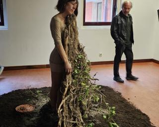 alunos finalistas em Criação Artística Contemporânea da UA assinam exposicao na casa da cultura