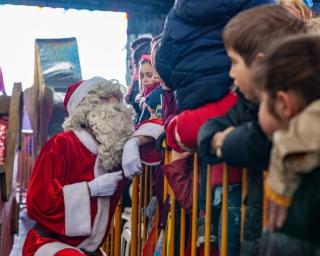 Albergaria apresenta programação de Natal “Lugar das Cores”.