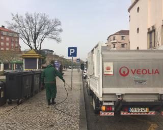 COVID-19: Câmara de Aveiro desinfecta cidade.
