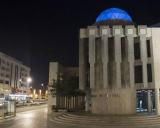 Edifício da Câmara de Ílhavo volta a iluminar-se de azul, desta vez, pela Diabetes.