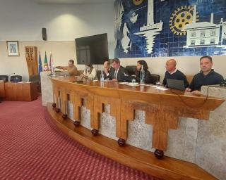 Executivos de Ílhavo, Aveiro e Vagos em dia de reuniões com obras públicas na agenda.