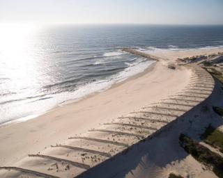 Costa Nova mantém galardão praia qualidade de ouro.