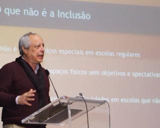 Especialista dá formação a 200 professores na Gafanha da Nazaré sobre escola inclusiva.